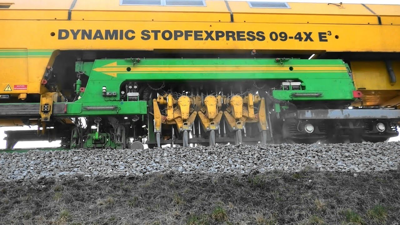 Sulz/Rankweil: Stopfexpress bei d. Arbeit, SBB Astoro, Railjet, Westbahn & VMOBIL Rh4748 als Beifang