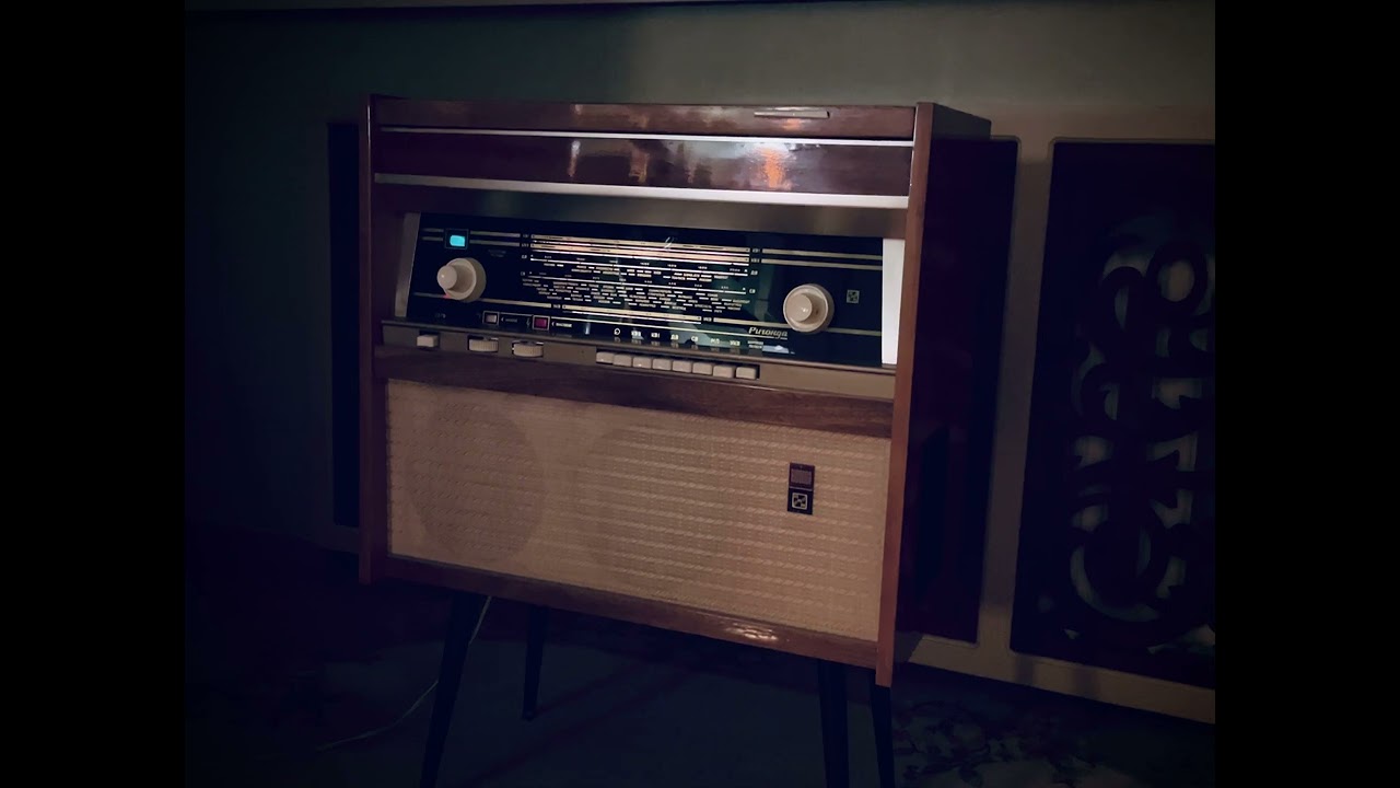 The Perfect Girl Retrowave remix on Rigonda 1966 Radiogram