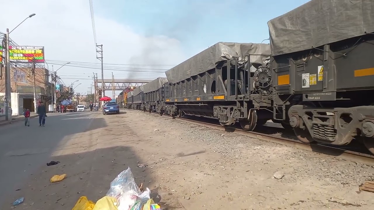 LOCOMOTORAS GE C39-8P 1026 & 1031 SUBIENDO A CHOSICA