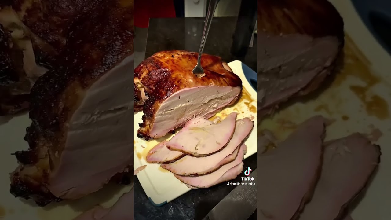 Christmas Day Turkey smoked on the kamado Bono 🦃🔥 ​⁠@kamadobono