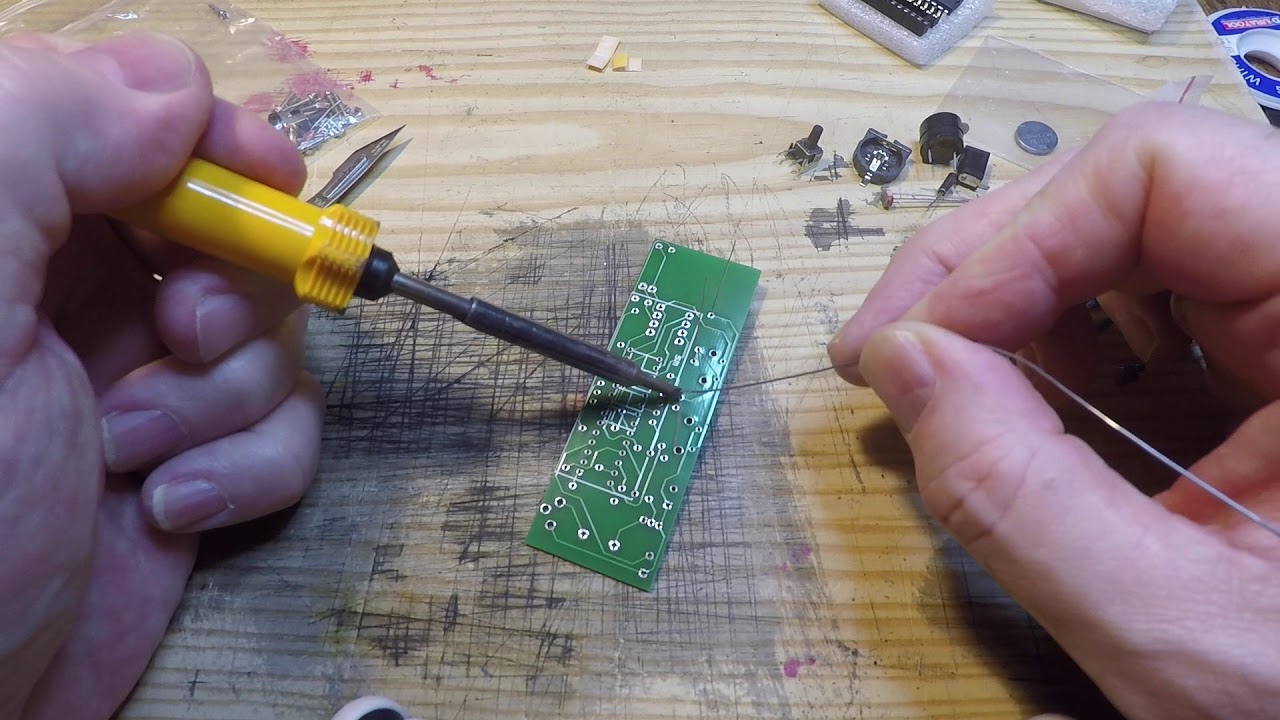 Banggood: C51 Microcontroller Electronic Clock - Green LED Temperature Kit