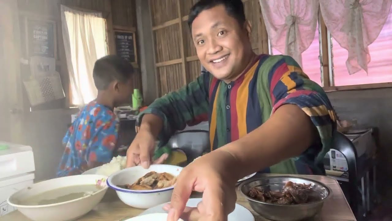 Gutom na kami ni Dodong Brian at naluto na ang kanin so kainan na