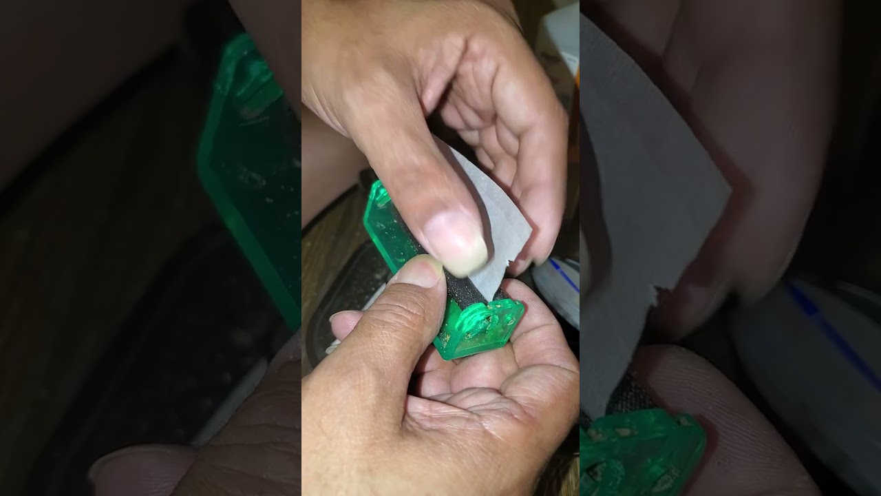 How to roll the perfect Moonrock Joint