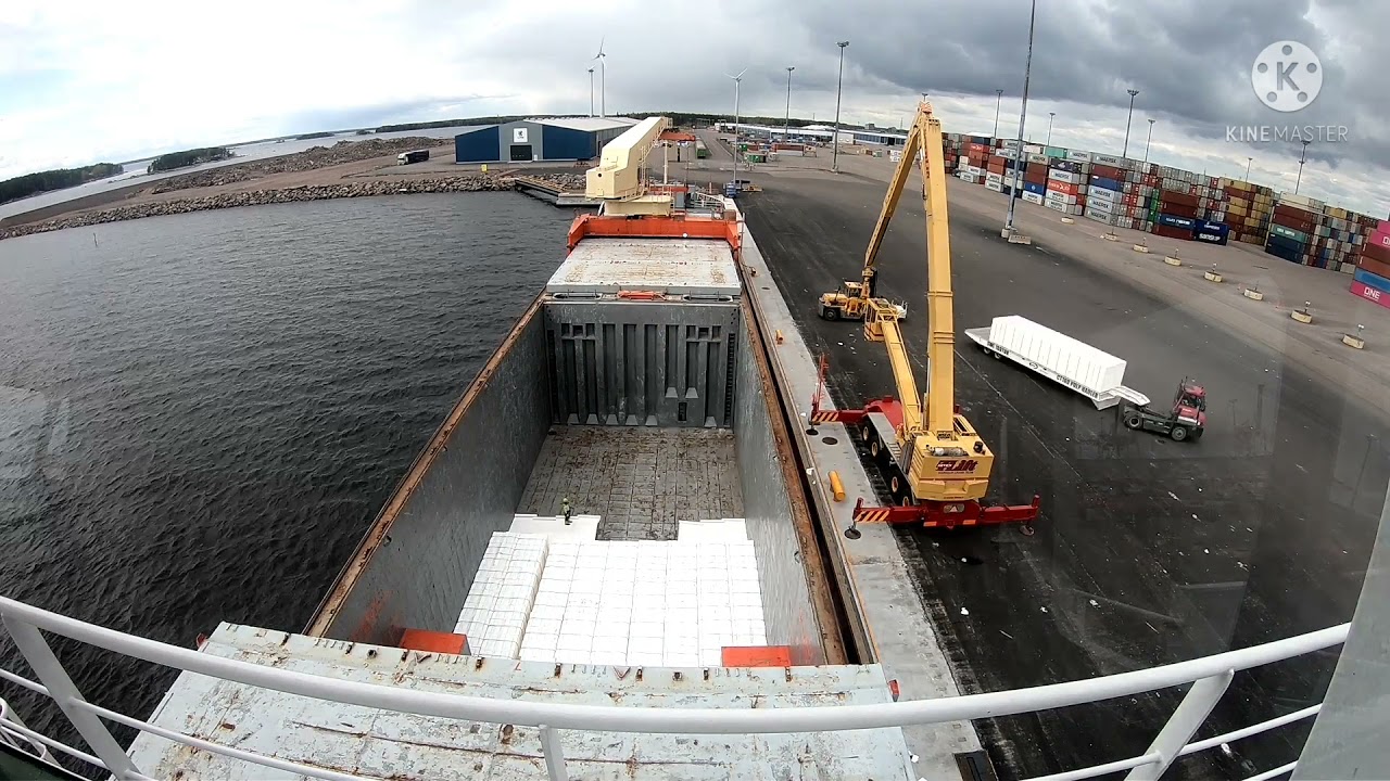 Lady Christina|Loading Wood Pulp|Finland