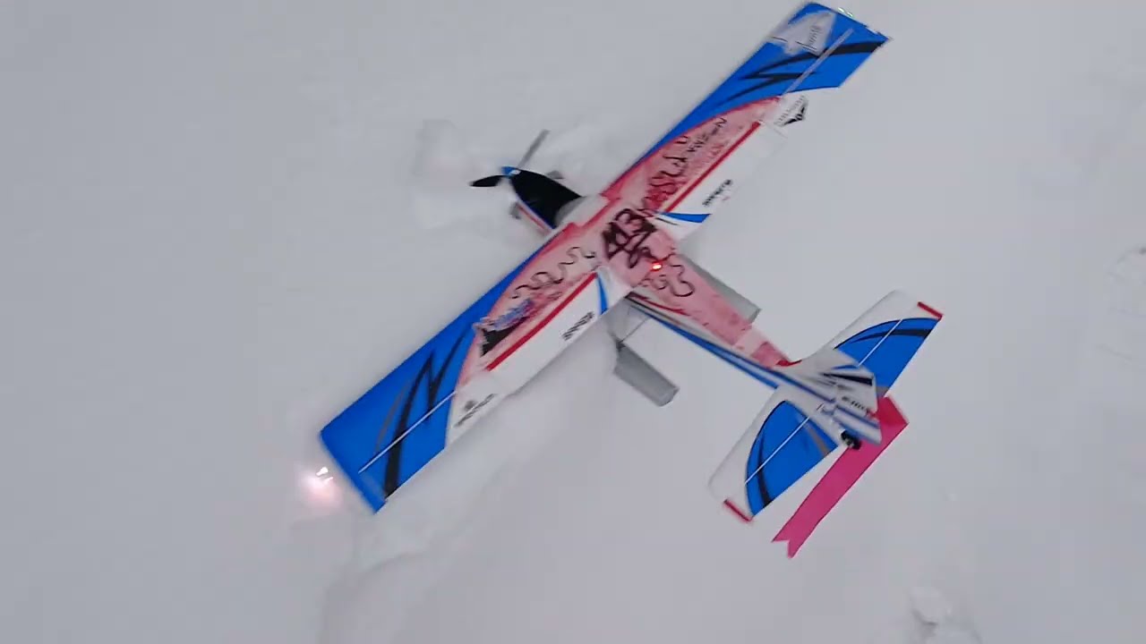 Eflite umx Turbo Timber Evolution on floats in the snow🛫❄️#rcplanes#rclife#rcaddict#rawfootage#rcfun