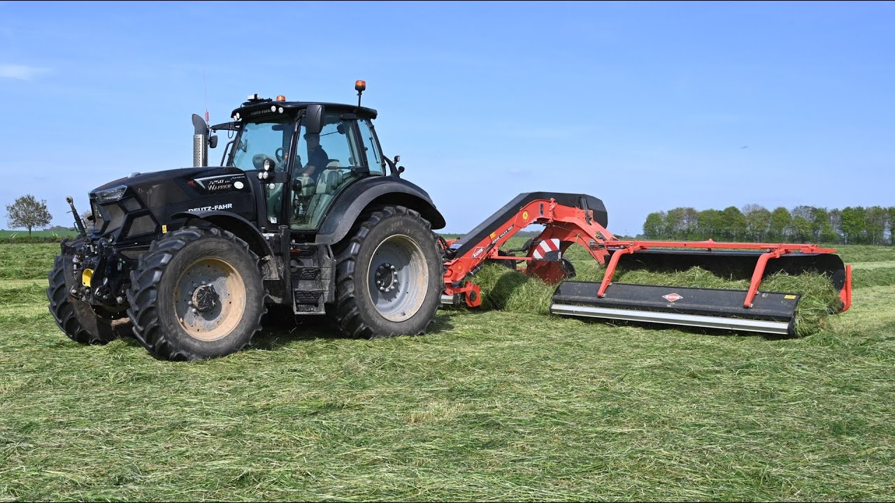 Silage 2023 - Raking Grass with Black Deutz Fahr Warrior and Kuhn Merge Maxx
