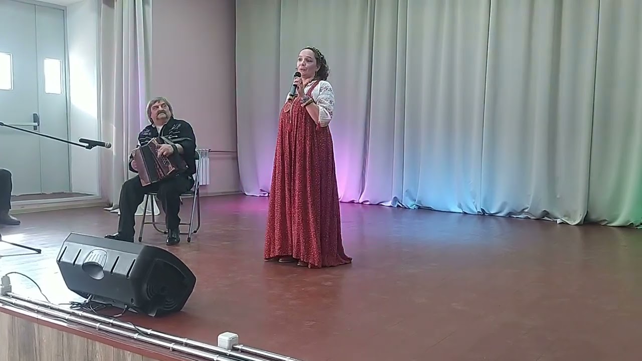 На Руси гармони заиграют.