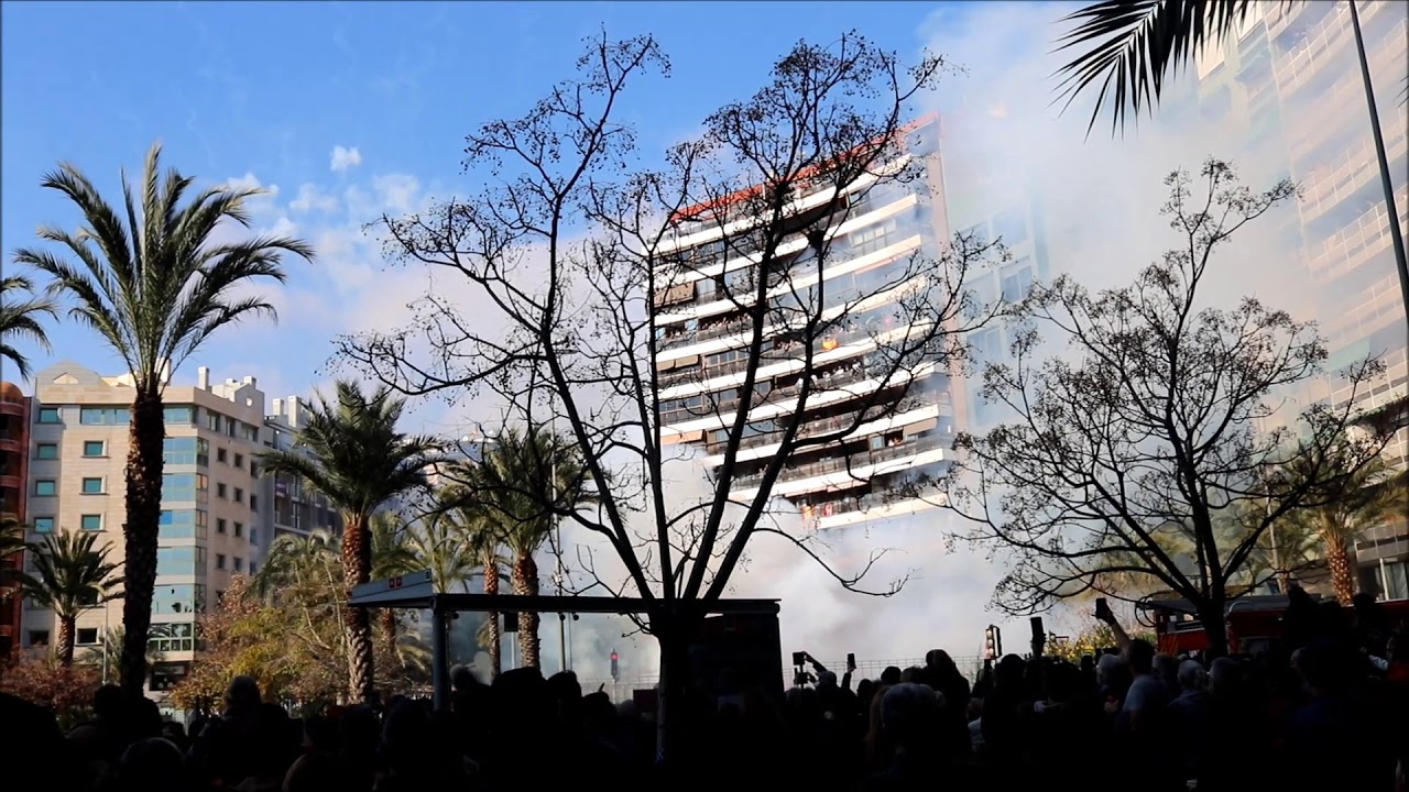 Primera Mascletá del año 2020 en Alicante.