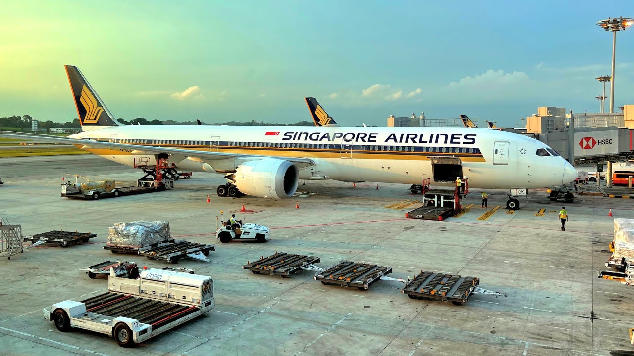 SARAP PAG LIBRE WINE!  FIRST TIME FLYING SQ!!! JoCole GOES TO SG!!! | Singapore Airlines