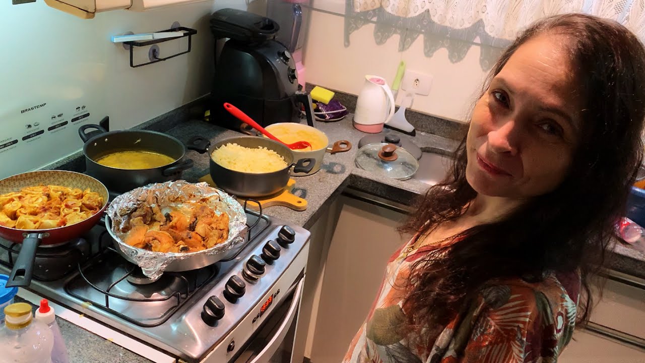 TRANSFORMEI MINHA COZINHA EM UM RESTAURANTE!! FIZ UMA JANTA COMPLETA QUE FICOU BOA DEMAIS!! 😋❤️