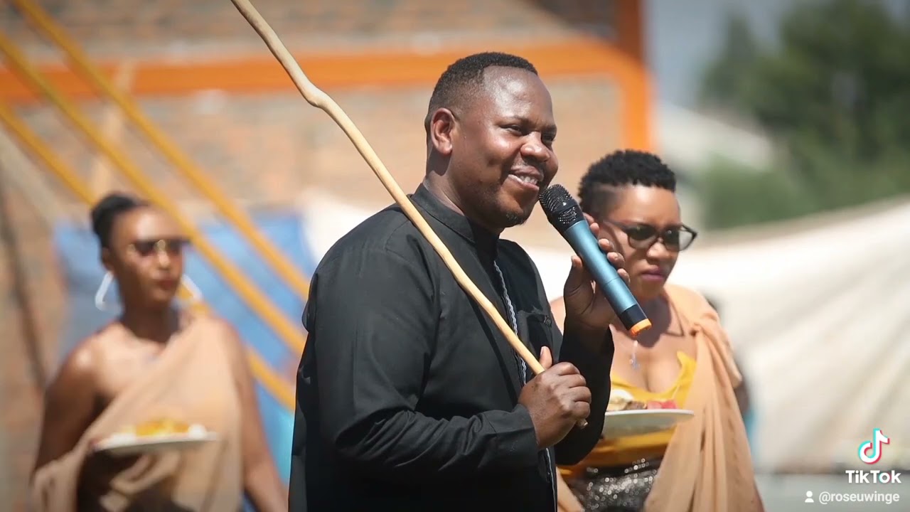 MC Gatete yabikoze neza. ubukwe bwa Clement & Rose🥰