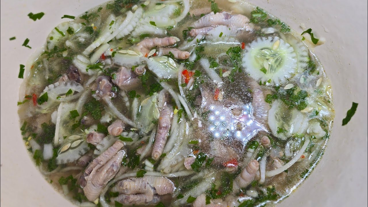 Guyanese chicken foot souse 
