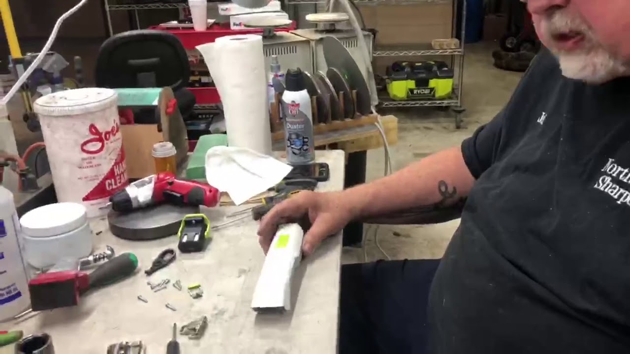 Changing a Lever on an Oster Volt/Heiniger Saphir