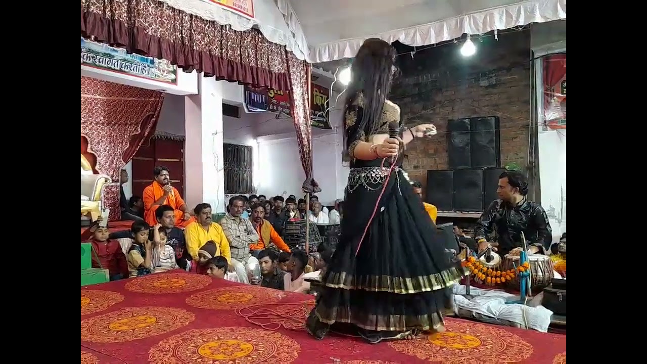 काजल डांसर कानपुर द्वारा शानदार प्रस्तुति छिवलहा फतेहपुर रामलीला मेला महोत्सव 2023