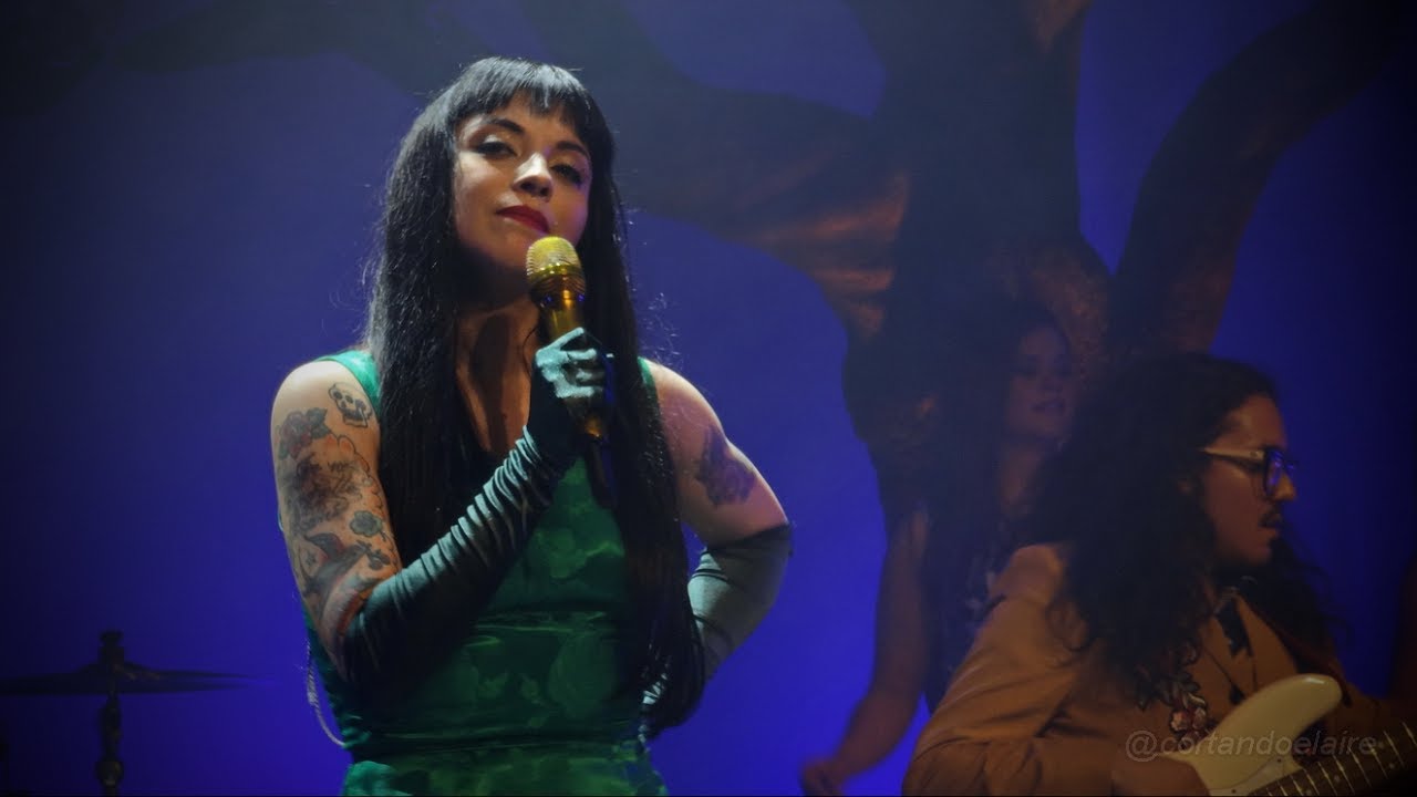 Mon Laferte - Tu falta de querer (Teatro Caupolicán, Junio 2017)