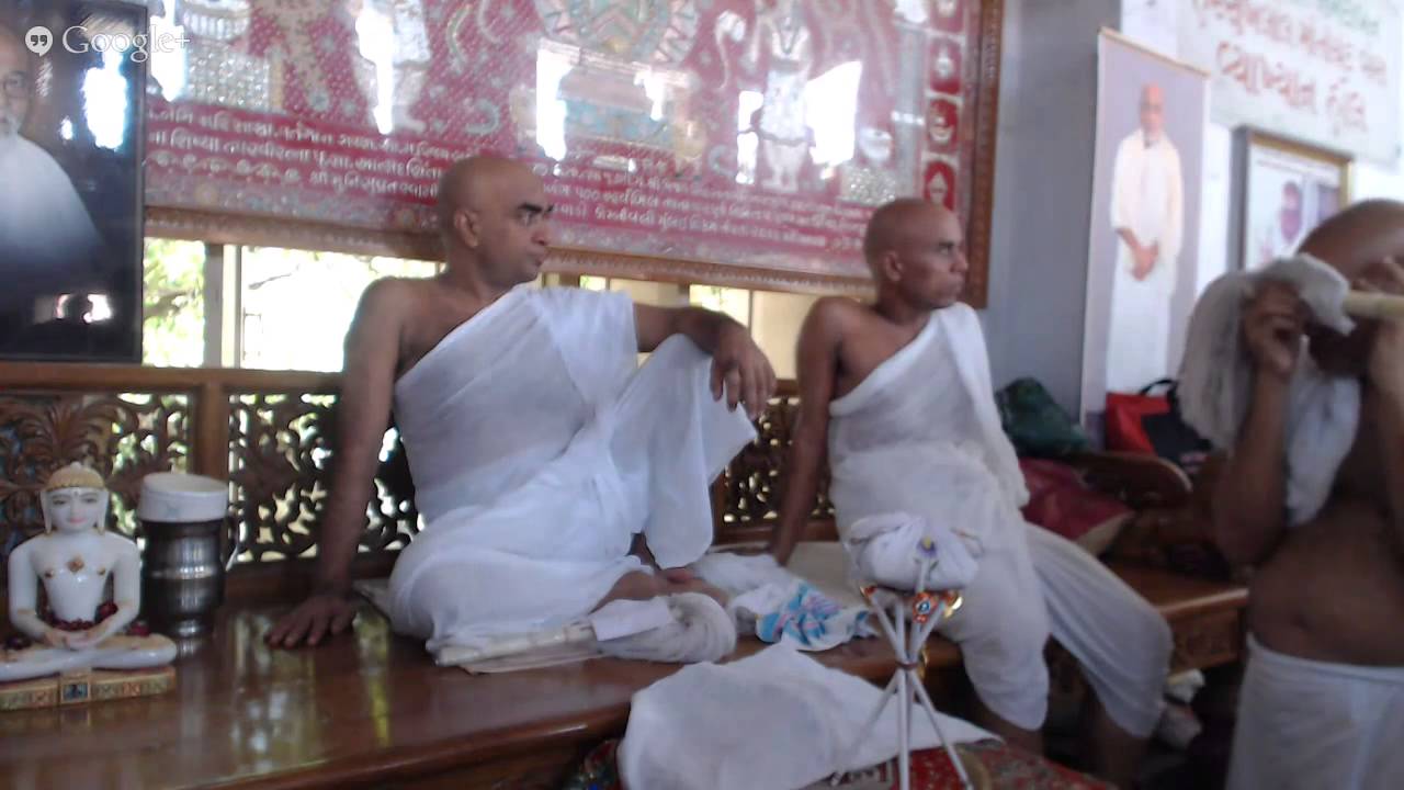Samvatsari Pratikraman - Panyas Chandrajeet Vijayji Maharaj & Panyas Indrajeet Vijayji Maharaj