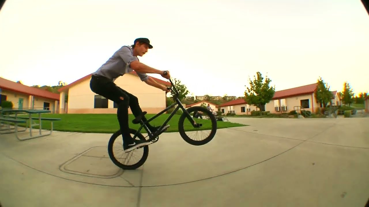 Calvin Kosovich – Smith to Manual 180 - Corona