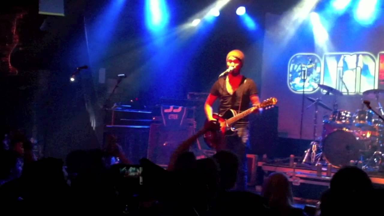 Johnny Burn - Sch&ouml;n gsi (live aus der Sch&uuml;&uuml;r inkl. Stagediving)