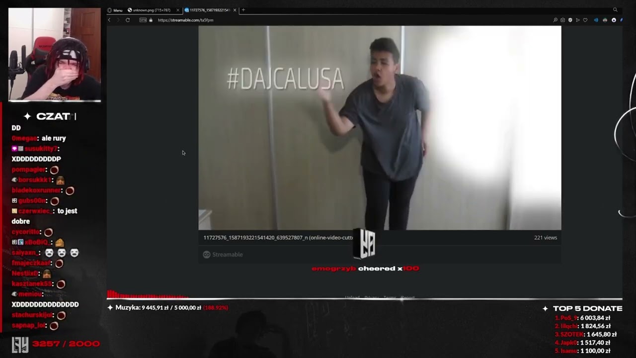Multi ogląda stare filmy Merghaniego