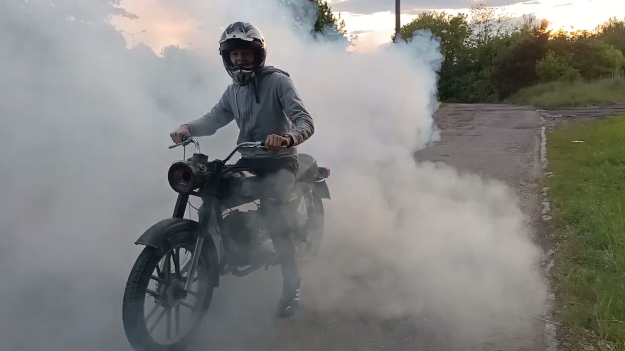 wsk 125 pali gumę na 3 biegu