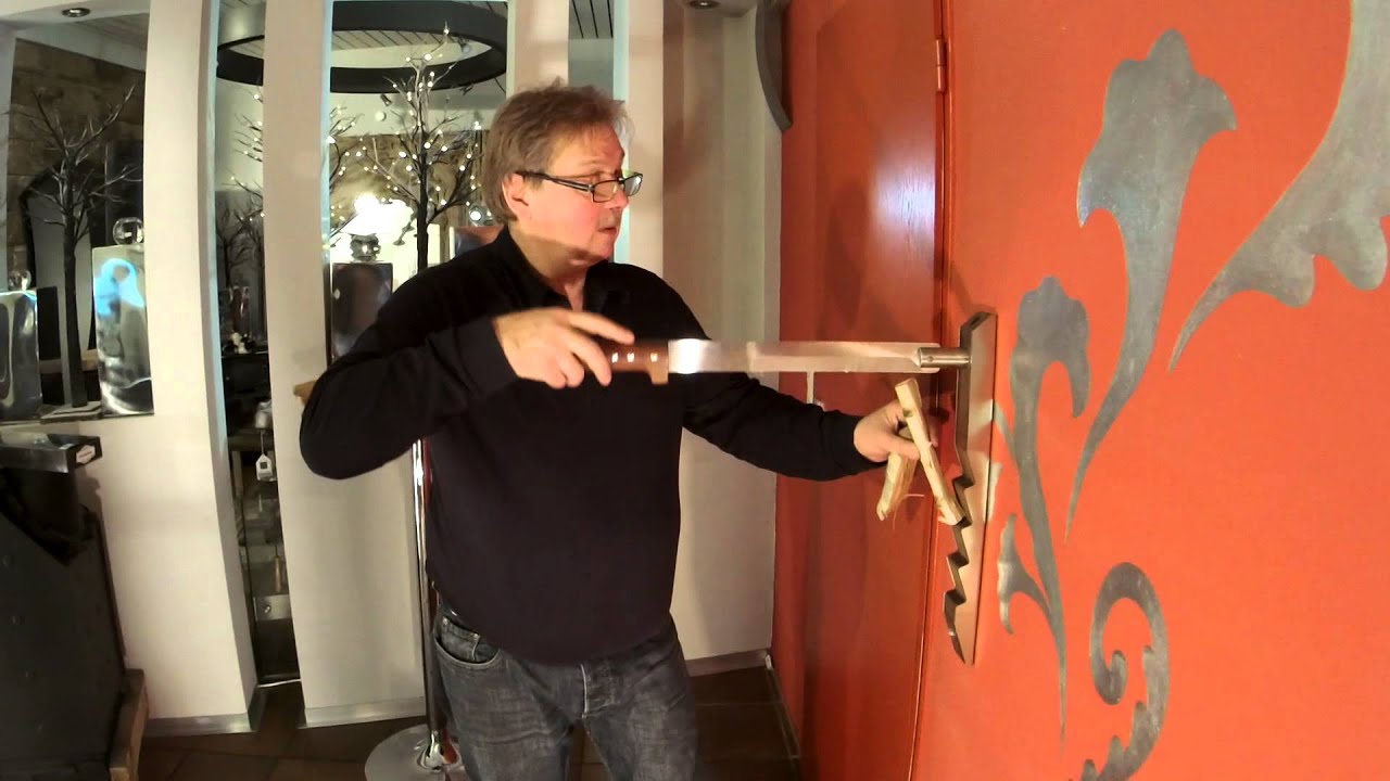 Richtig Holz spalten, mit dem Spanmesser Anz&uuml;ndholz machen!