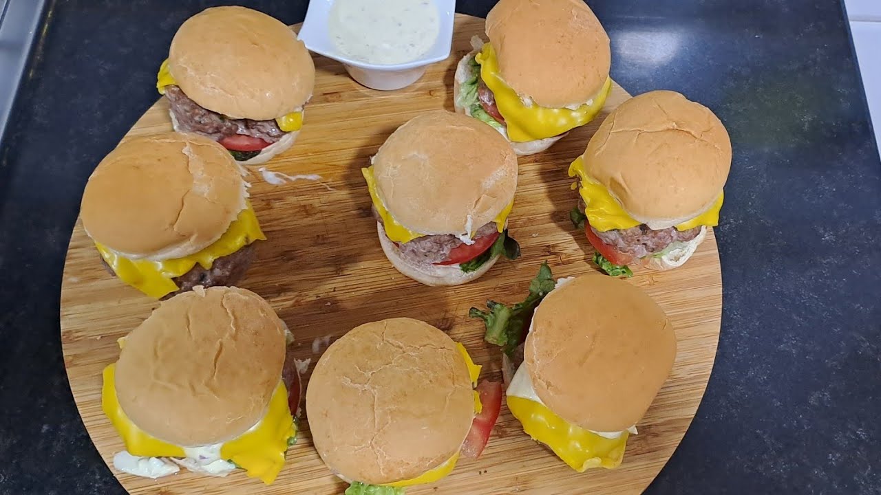 Hamburger kefta avec une sauce delicieuse/همبرغر بالكفتة مع صلصة رهيبة 