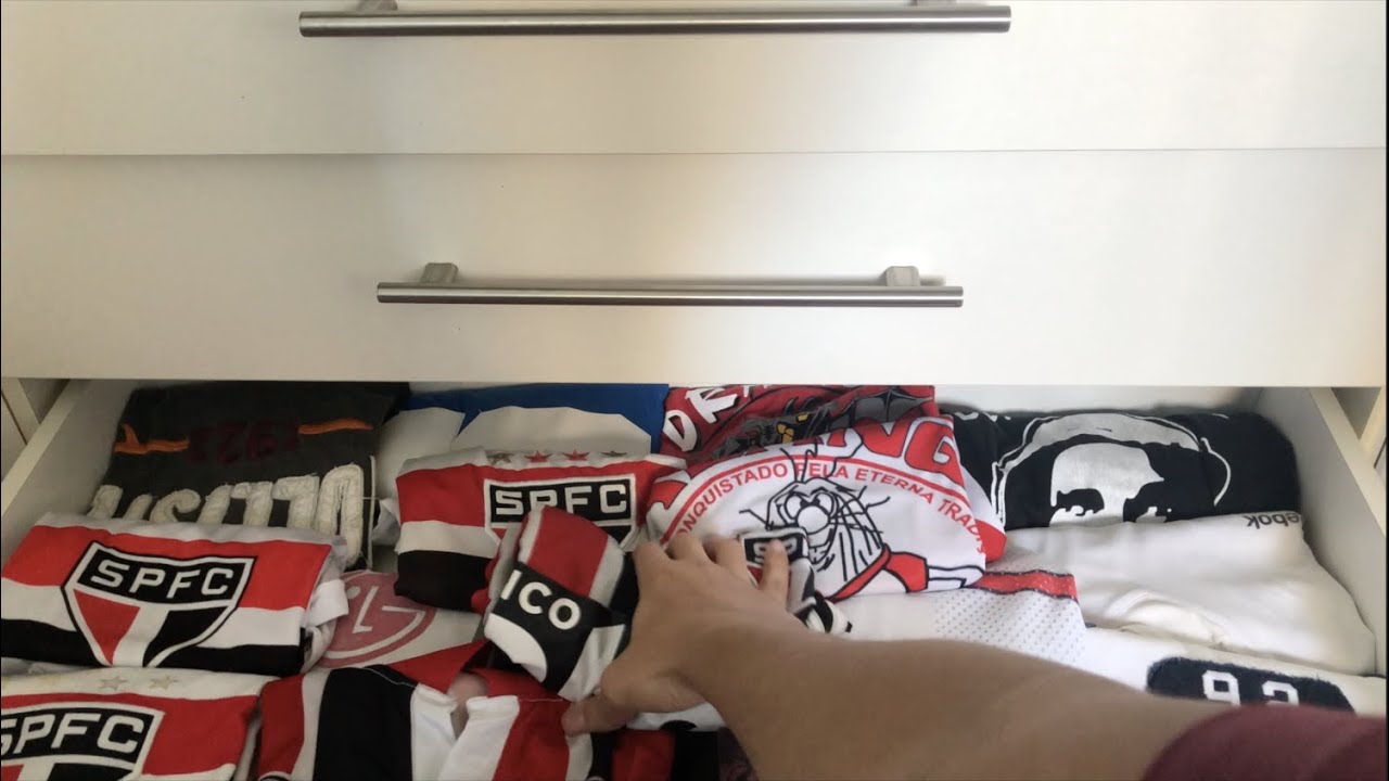 A HUMILDE COLEÇÃO DE CAMISAS DO ACERVO TRICOLOR