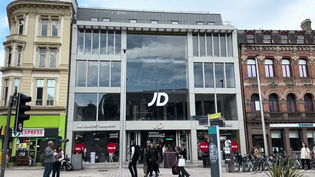 WALKING in BELFAST CITY CENTRE in NORTHERN IRELAND
