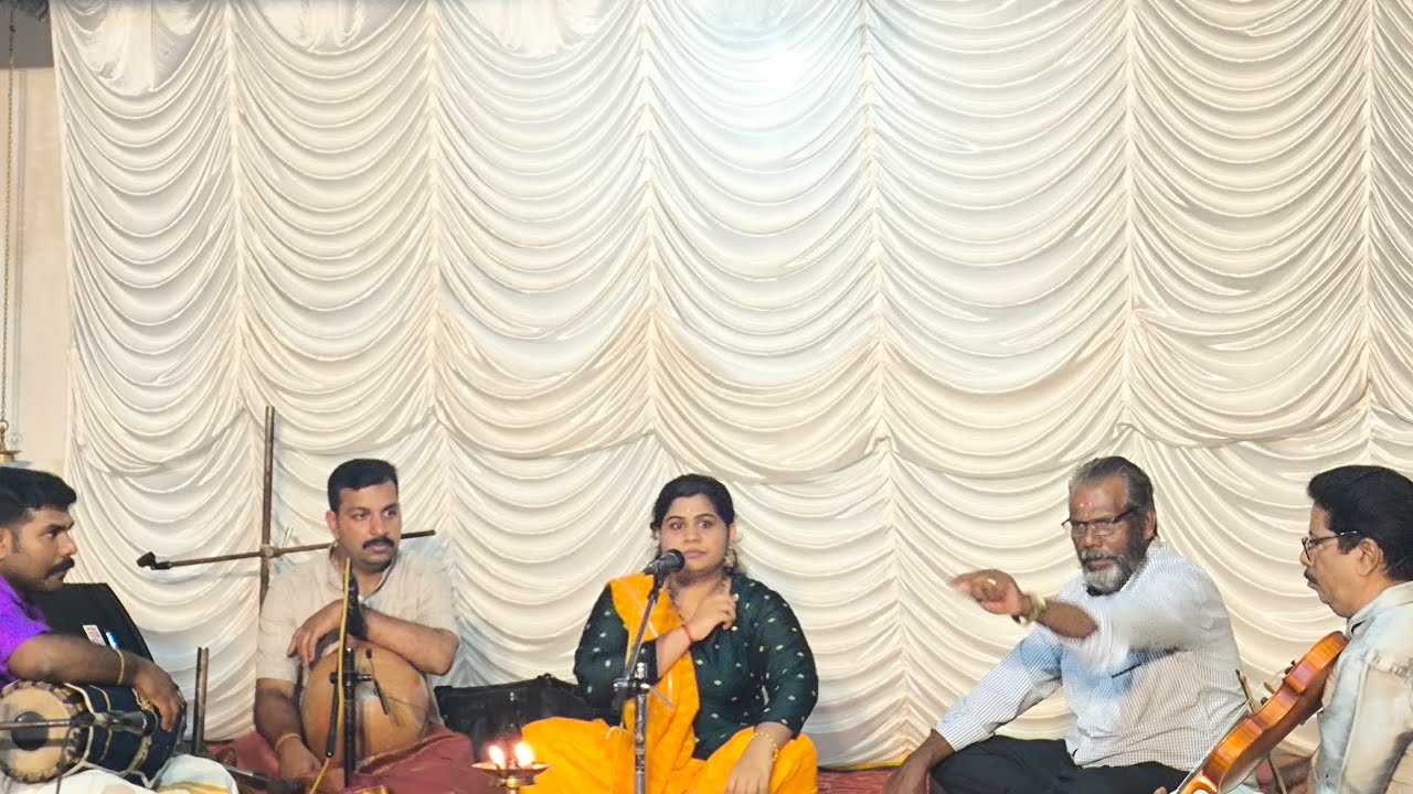 ഭക്തിനിർഭരമായ ഒരു സംഗീത കച്ചേരി .......