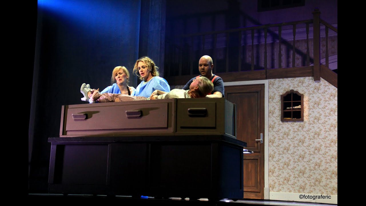 Theatergroep Max Mini | Geestig - De Legende van Schellingvoort (2015) | Grafstemming