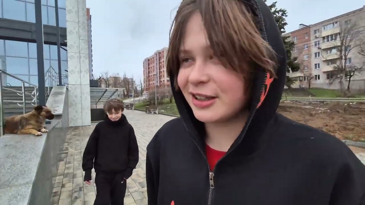 Кинотеатр Комсомолец в Мариуполе. Колядки Кабанчика и День Рождения
