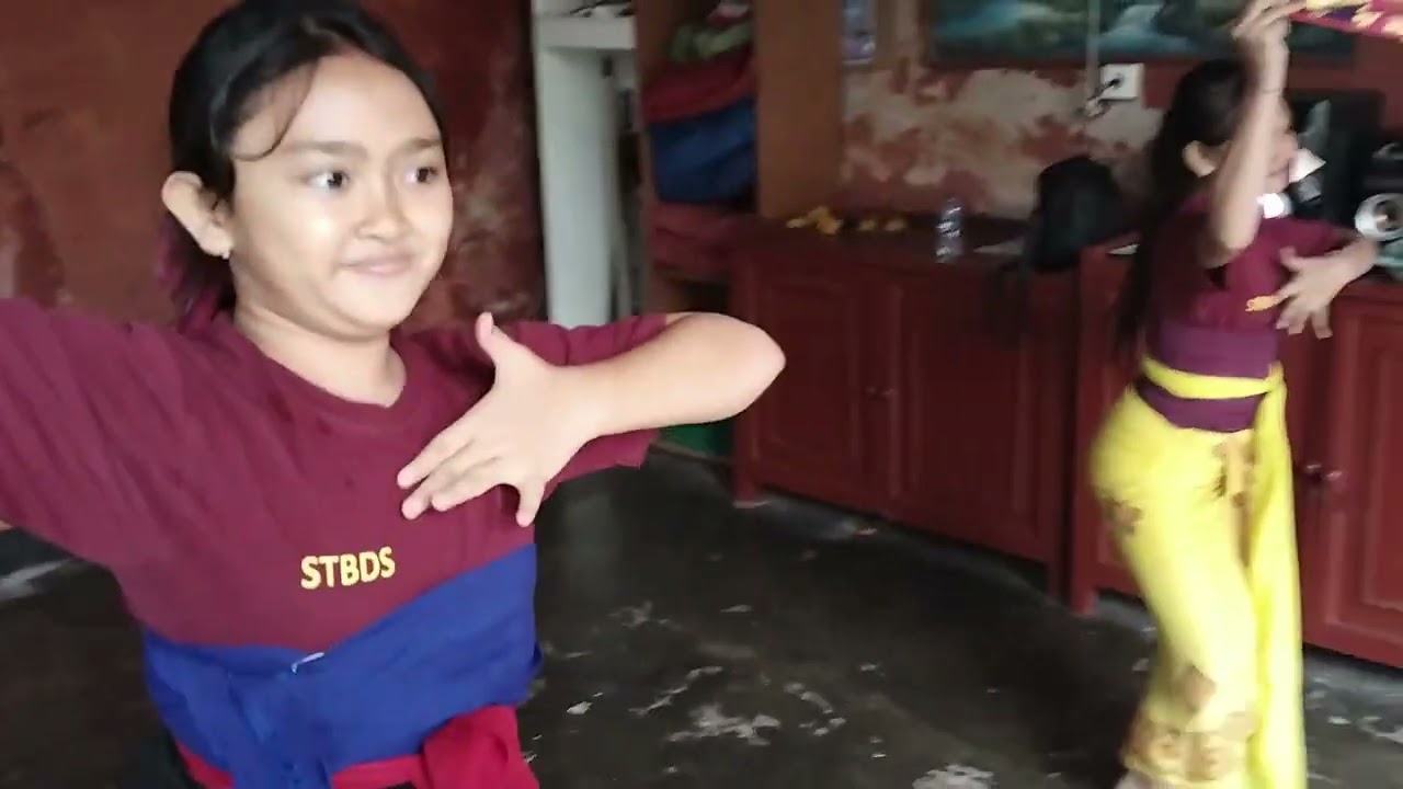 Minggu pagi Menari