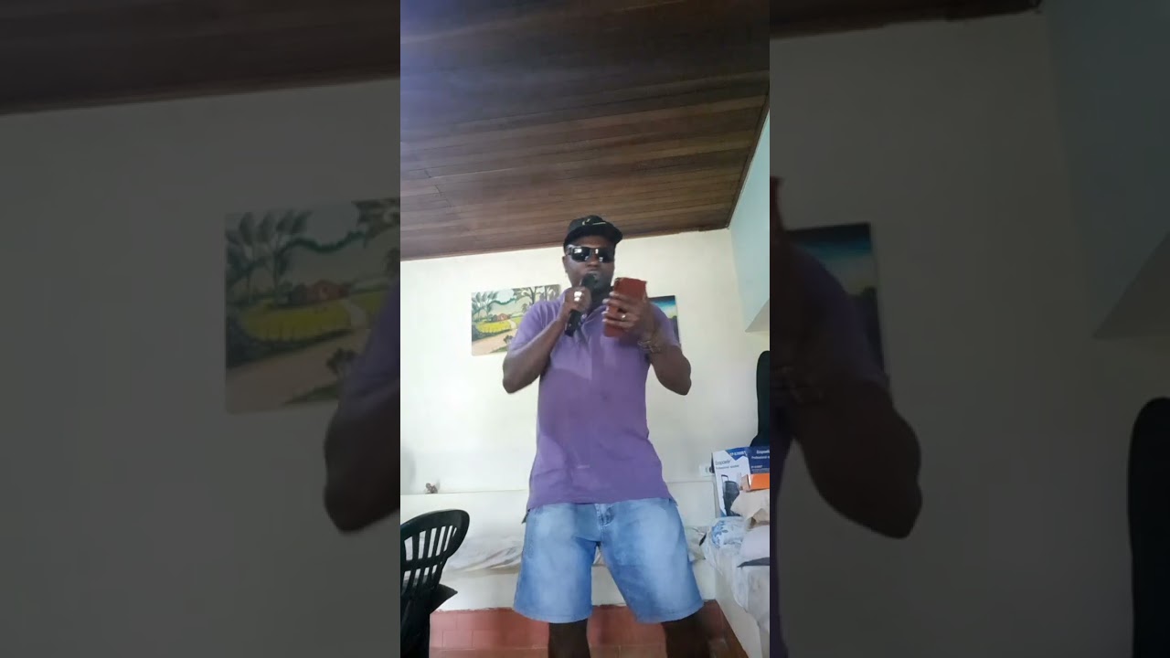 Ivan pablo canta música do tayrone Amor vampiro 