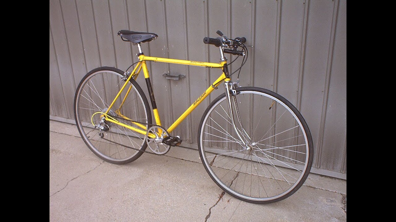 Vintage Raleigh Record bicycle repurposed for urban riding