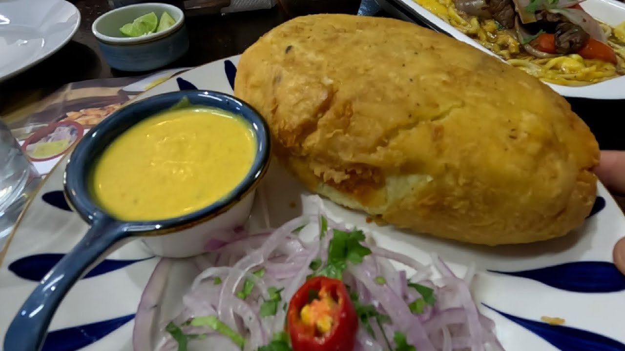 Fuimos por la papa rellena más grande de Lima 😳 | @ElCamaleonoficial