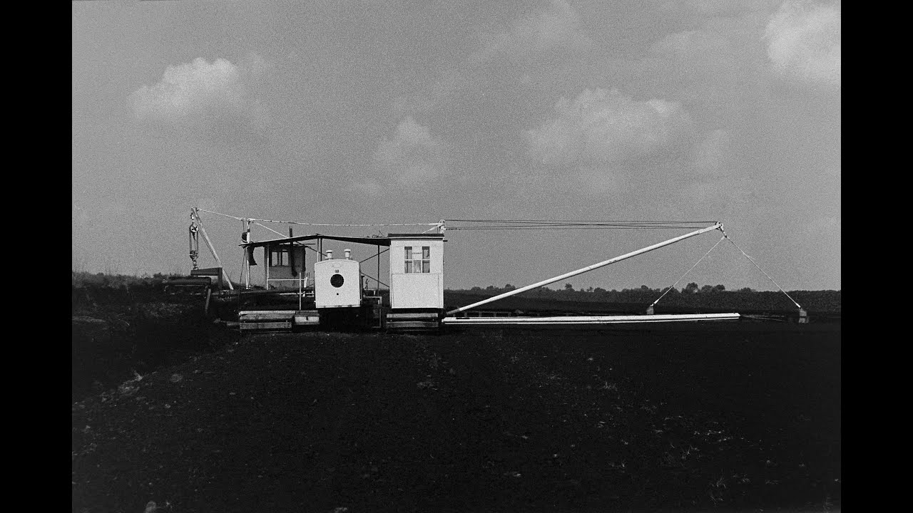 Purit zelfbagger in het Amsterdamsche veld