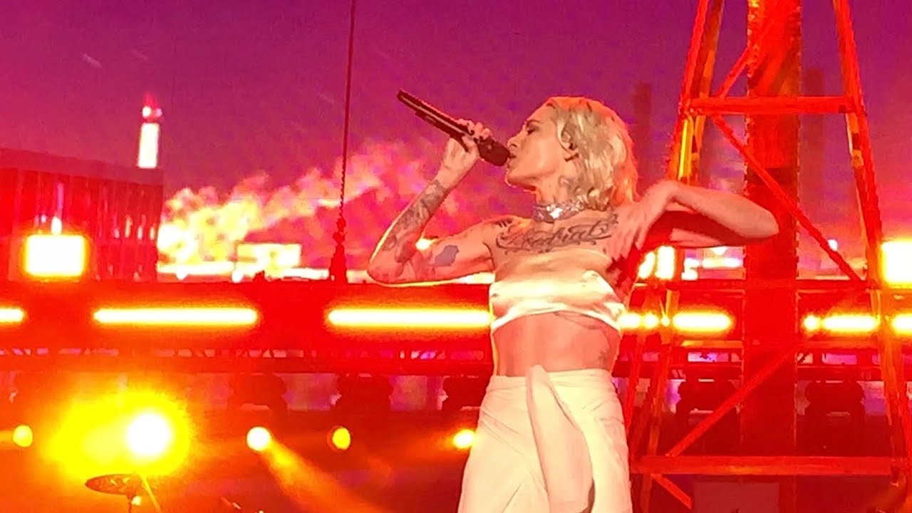 Eminem ft. Skylar Grey - Love the way you lie (Live at Wellington, New Zealand, 03/02/2019, Rapture)
