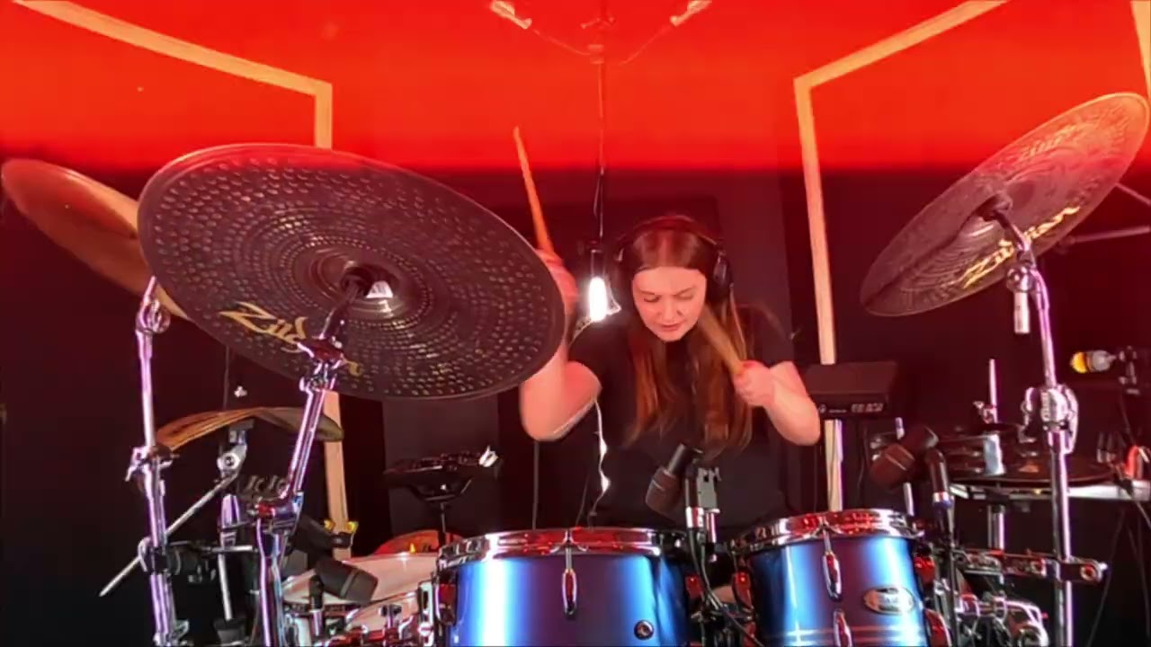 STUDENT VID: Bella VS Kings of Leon