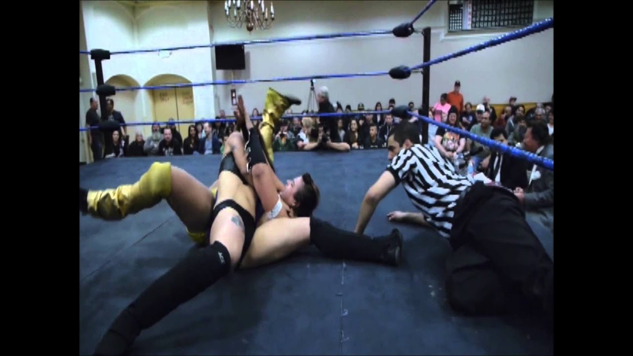 Indy Female Wrestling Headscissors