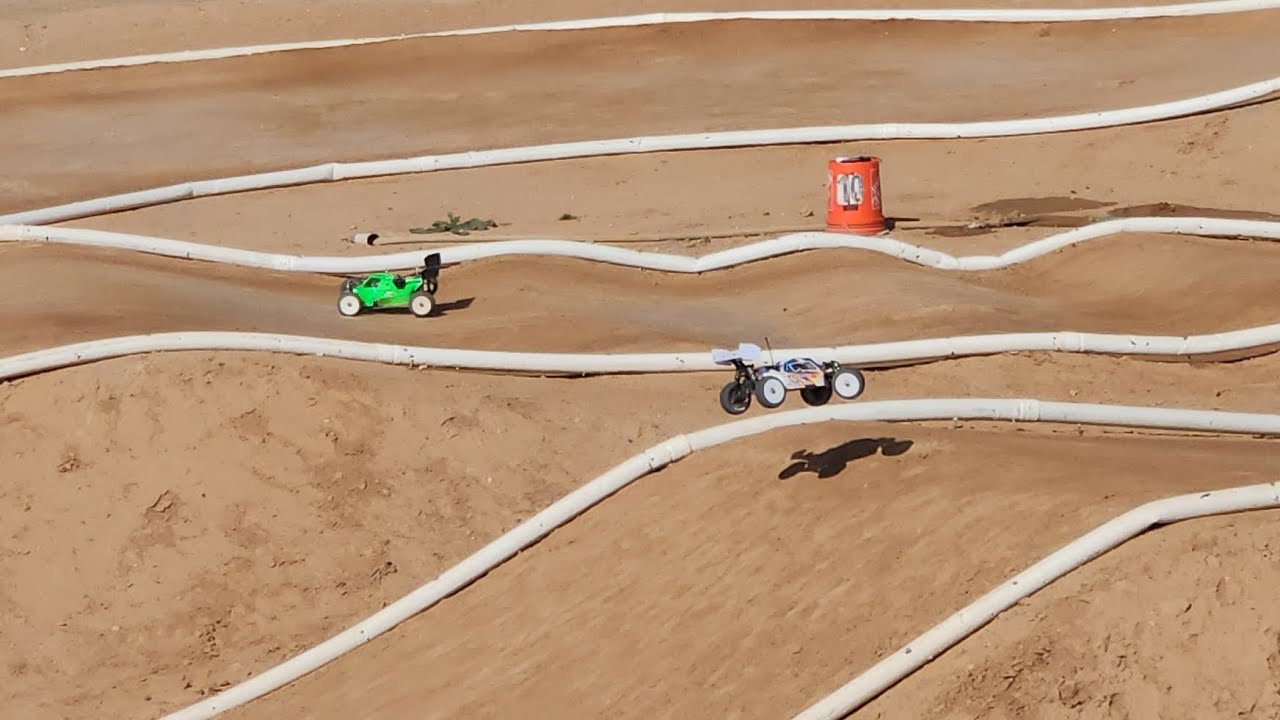 Открытый квалификационный заезд Nitro Buggy Q2 на трассе Nitro Compound перед 5-м этапом серии го...