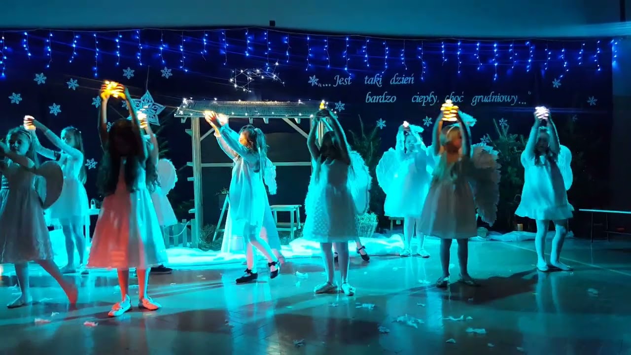 NOEL - taniec w wykonaniu uczniów kl.I i II Szkoły Podstawowej w Wierzbnej