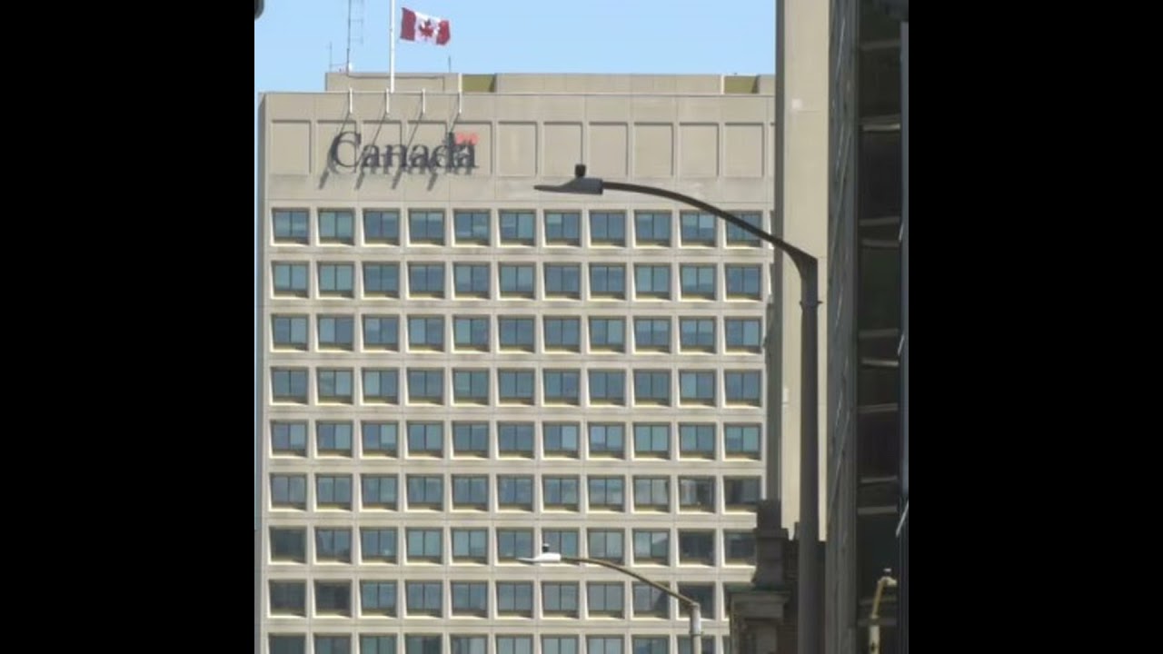 Wages for federal workers in Canada is 83% higher than average salaries. Is it a good thing?