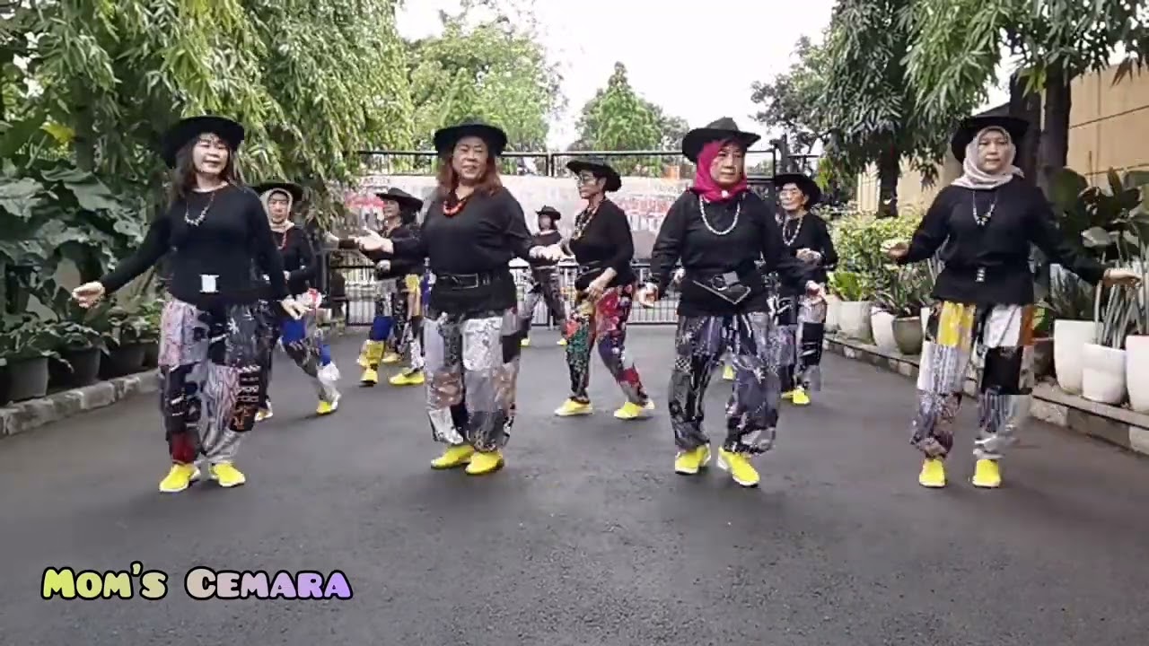 It's Raining /Line Dance - Chor by Caecilia M Fatruan (INA) - Mom's Cemara