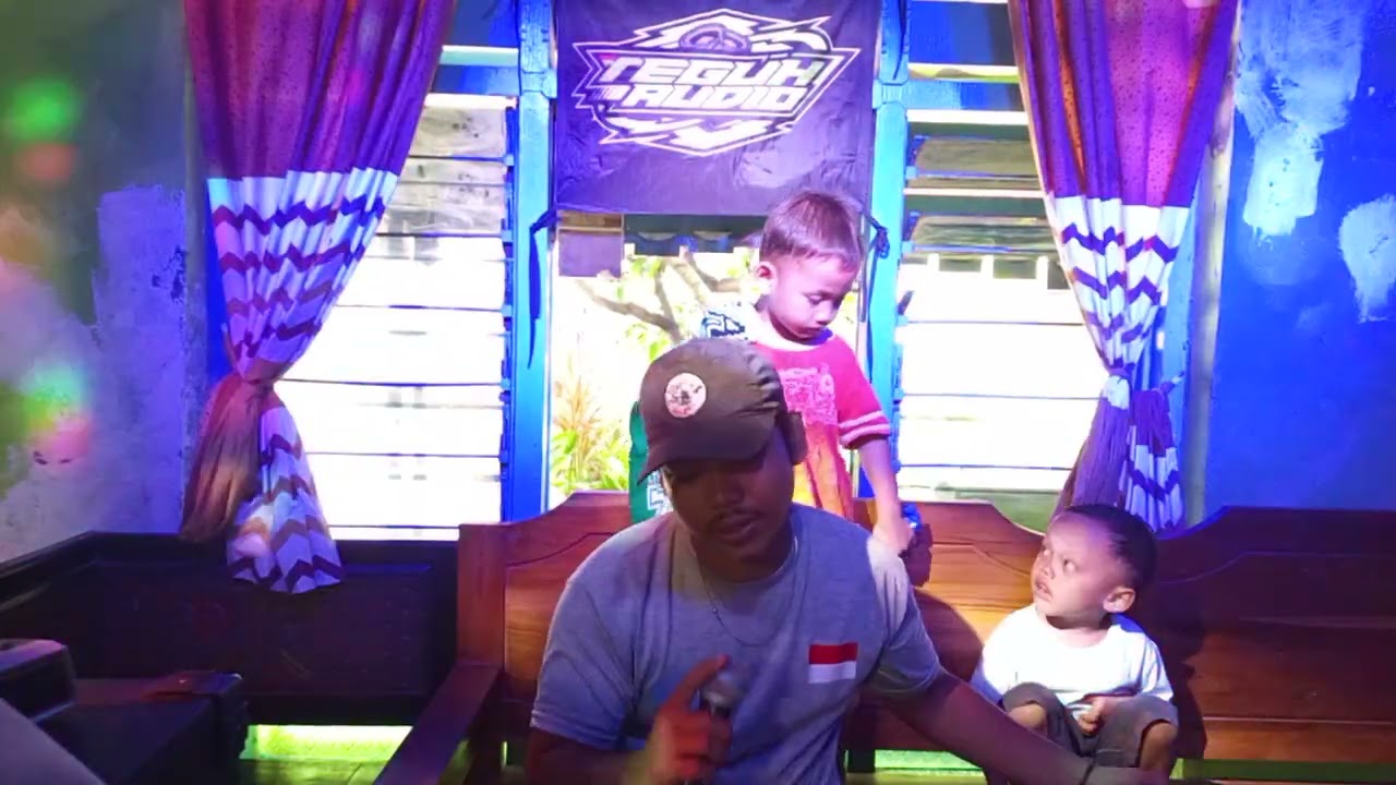 Perawan Kalimantan yopy karaoke 🎵🔊🎤 kerih kerih 😁