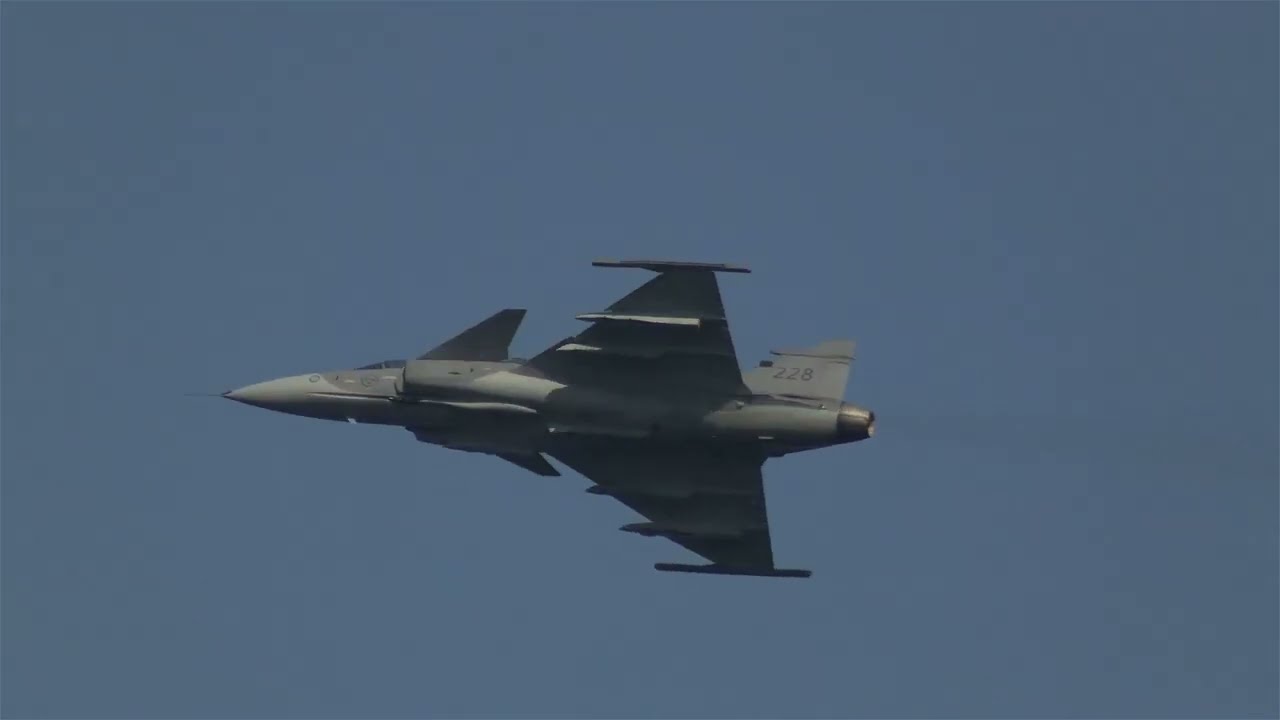 JAS 39 Gripen - Åhus Beach Festival - 2025 (HQ Audio)