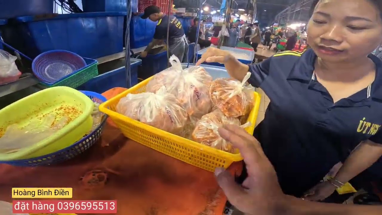 Tôm thẻ hôm nay đã rẽ rất nhiều. Tôm càng rất ngon. Chợ ngày 13/3