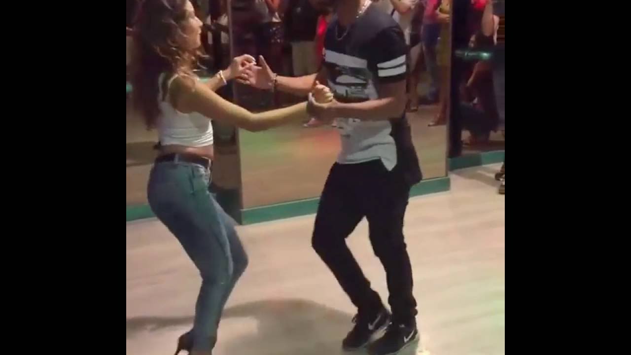 FRANK SANTOS & JULY ZAUGG LOS MATATAN DE LA BACHATA DOMINICANA