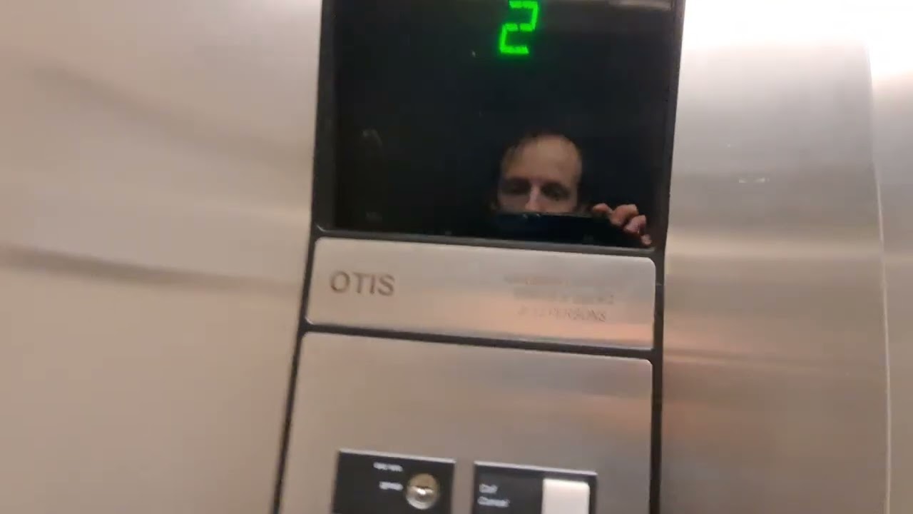Otis Series 1 hydraulic elevator at Robinson Hall, FDU, Teaneck, NJ