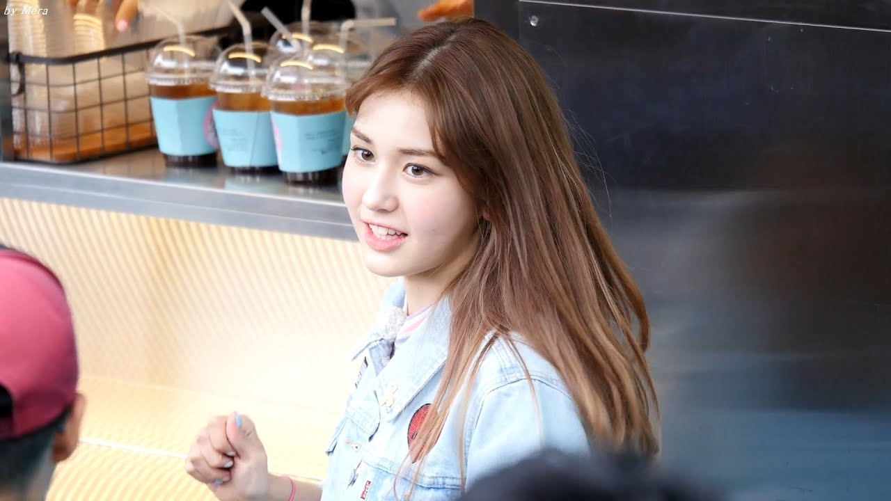 160416 아이오아이 (I.O.I) - 스탠바이 아이오아이 리얼리티 촬영  [소미] Somi 직캠 Fancam (용산역광장) by Mera