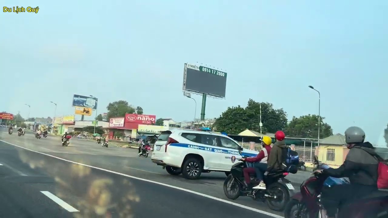 Cầu Cần Thơ Bất Ngờ Là Trạm Dừng Chân Của Bà Con Công Nhân Miền Tây Về Quê Ăn Tết | Du Lịch Quý